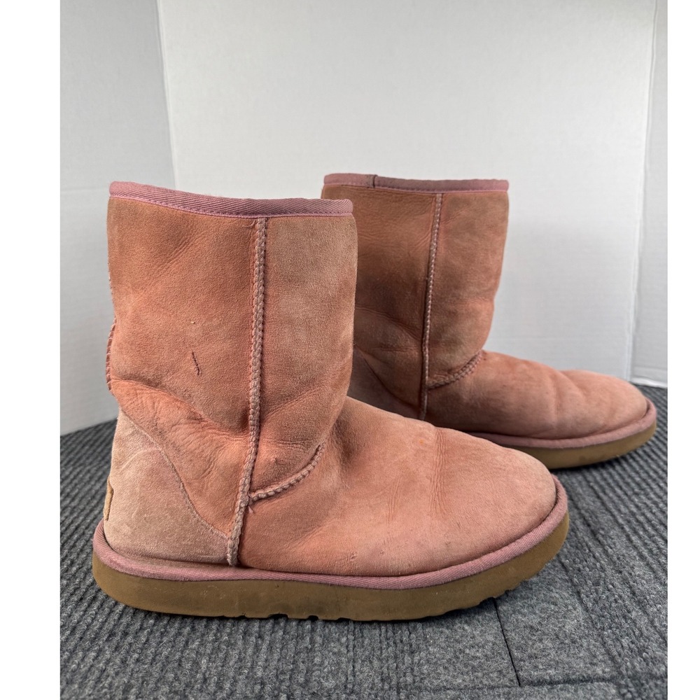 UGG Classic Short II Pink Suede Sheepskin Boots Womens 9 Dusty Rose Cozy Fall